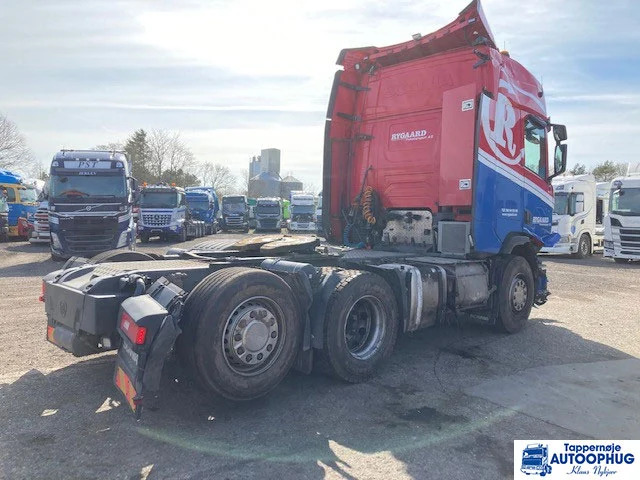 Scania R520 6X2 3150mm M hydraulic damage - Tractor unit: picture 5 Scania R520 6X2 3150mm M hydraulic damage - Tractor unit: picture 5