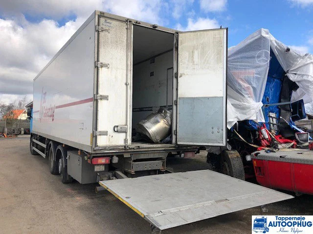 Volvo FM300 6X2 Coolbox - Refrigerator truck: picture 4 Volvo FM300 6X2 Coolbox - Refrigerator truck: picture 4