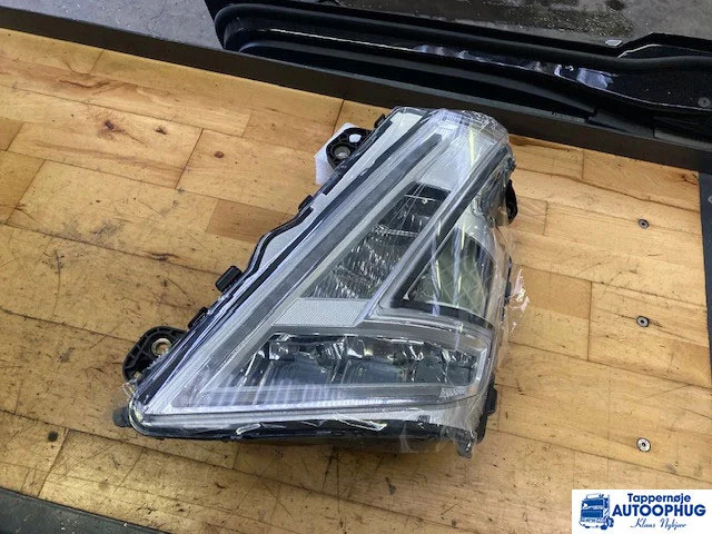 Volvo Headlamp LH – Volvo 24056511 - Electrical system for Truck: picture 1 Volvo Headlamp LH – Volvo 24056511 - Electrical system for Truck: picture 1