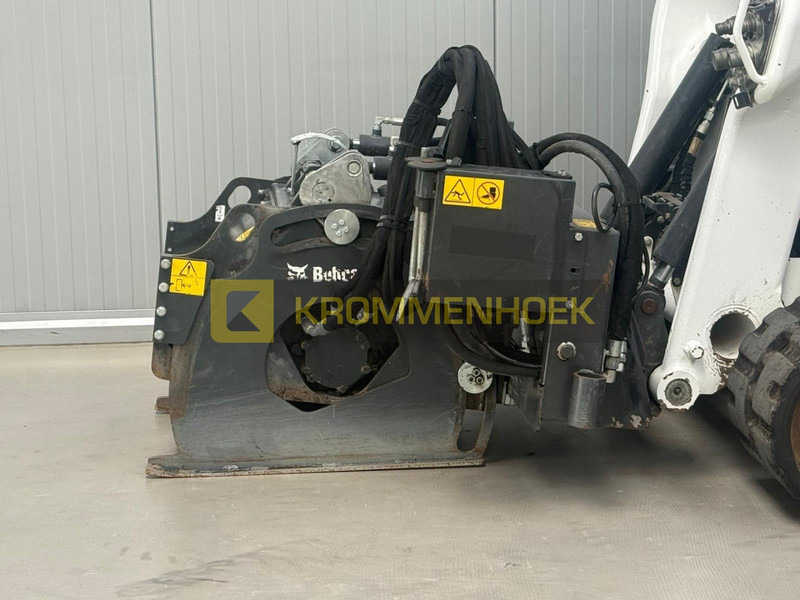 Bobcat Planer 24 PSL 60 cm - Attachment for Loader: picture 2 Bobcat Planer 24 PSL 60 cm - Attachment for Loader: picture 2