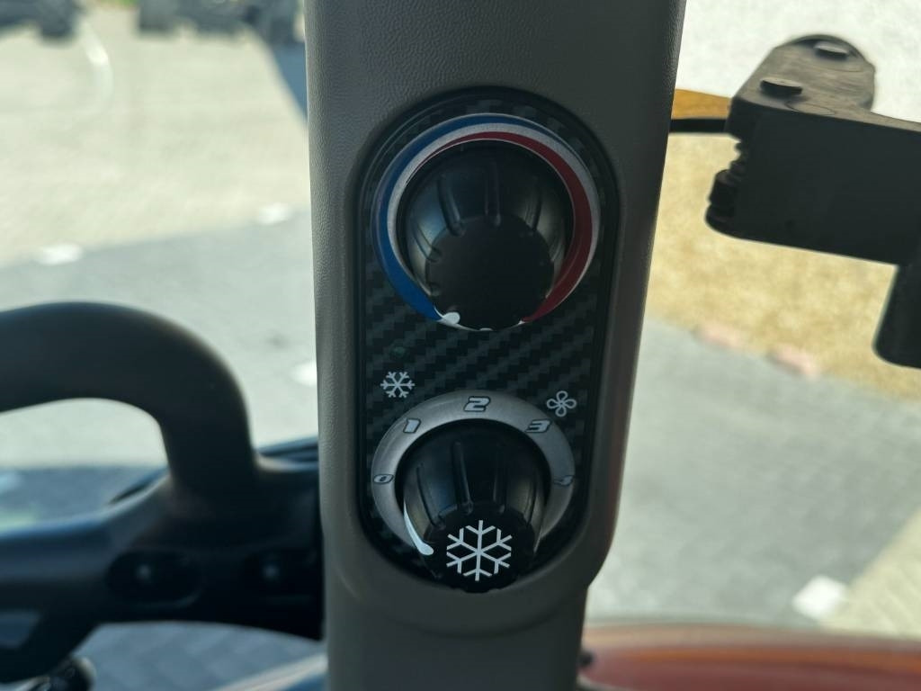 Farm tractor Case IH Farmall 100C, loader ready, EHR, 2023!!: picture 22