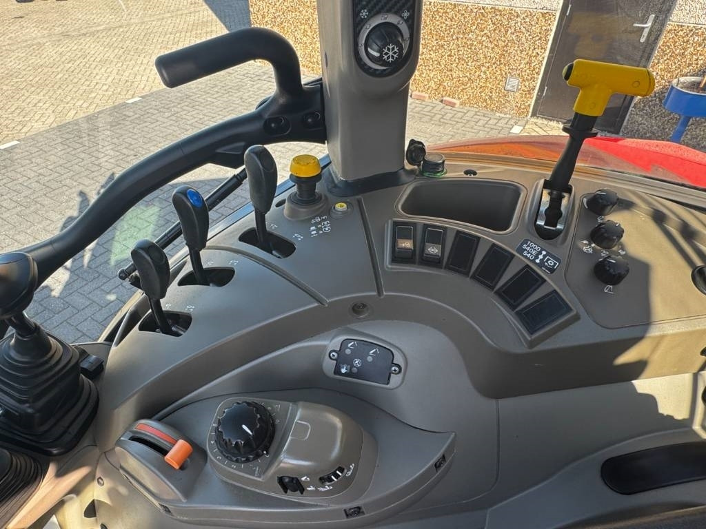 Farm tractor Case IH Farmall 100C, loader ready, EHR, 2023!!: picture 19