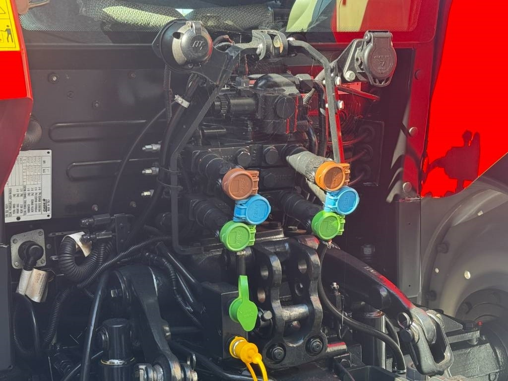 Farm tractor Case IH Farmall 100C, loader ready, EHR, 2023!!: picture 14