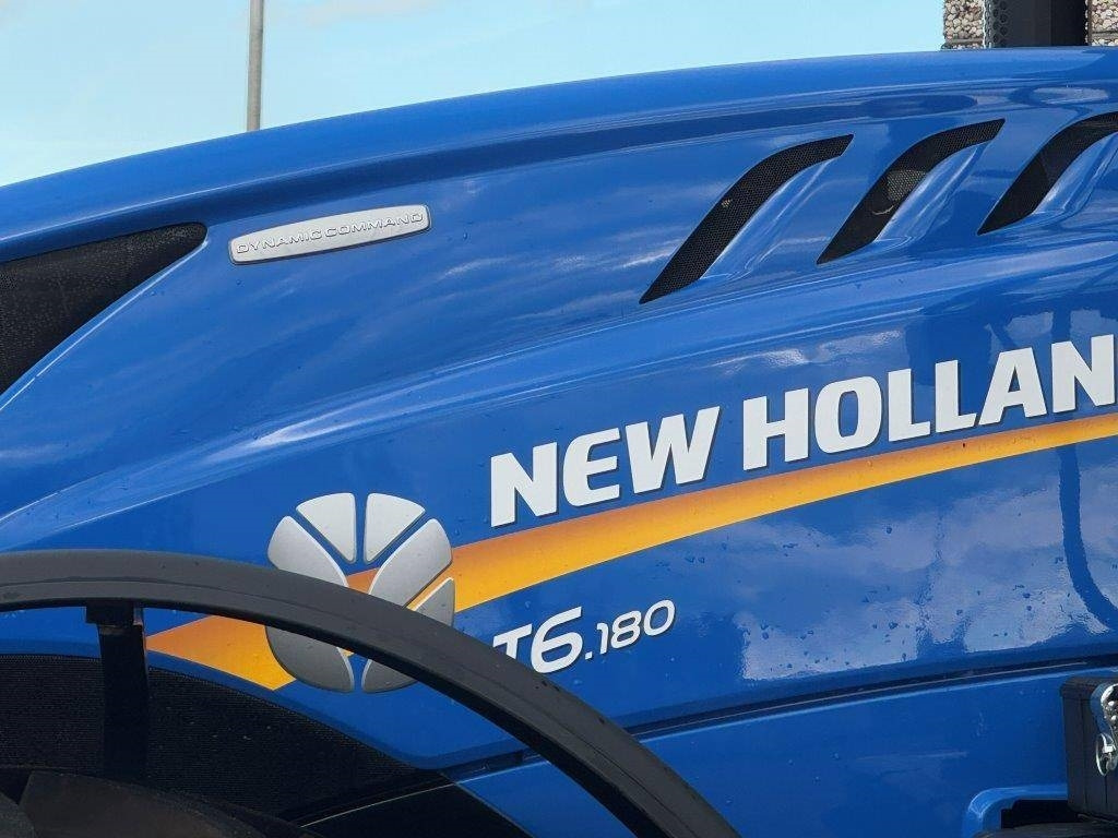 New Holland T 6.180-Dynamic Command, frontlinkage, Stage V! - Farm tractor: picture 3 New Holland T 6.180-Dynamic Command, frontlinkage, Stage V! - Farm tractor: picture 3