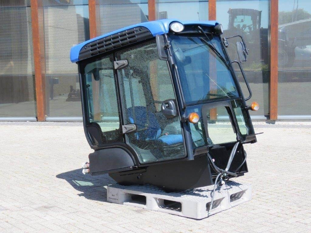 New Holland TK - Cab for Agricultural machinery: picture 4 New Holland TK - Cab for Agricultural machinery: picture 4