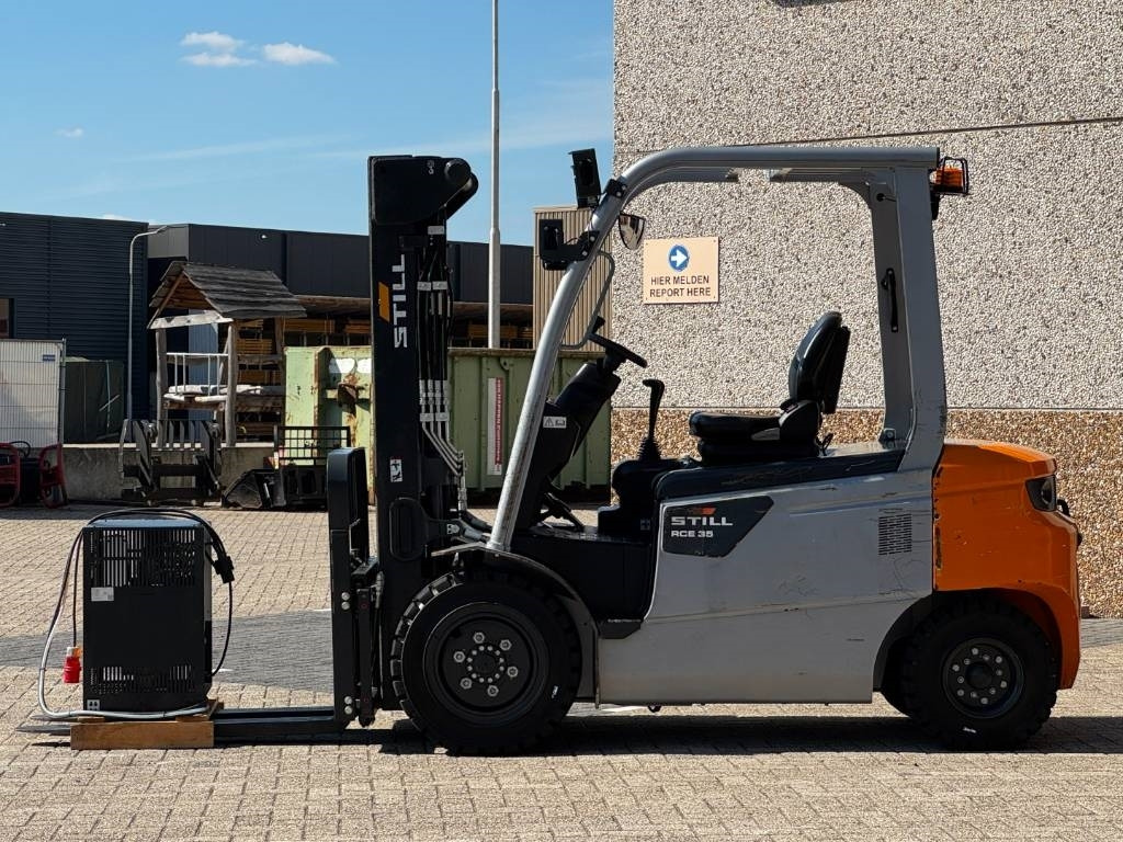 Still RCE35, 2023, 442 hours! - Electric forklift: picture 2 Still RCE35, 2023, 442 hours! - Electric forklift: picture 2