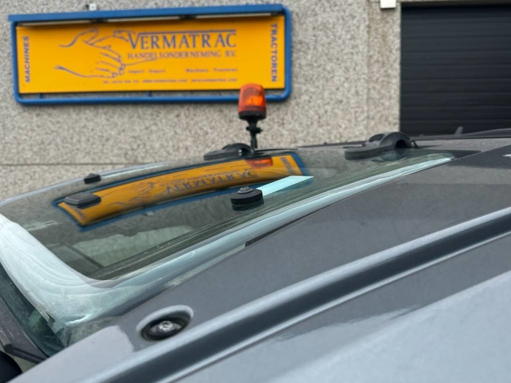 Farm tractor Valtra N174D, Frontlinkage + PTO, Frontloader, 3846 hours: picture 21 Farm tractor Valtra N174D, Frontlinkage + PTO, Frontloader, 3846 hours: picture 21