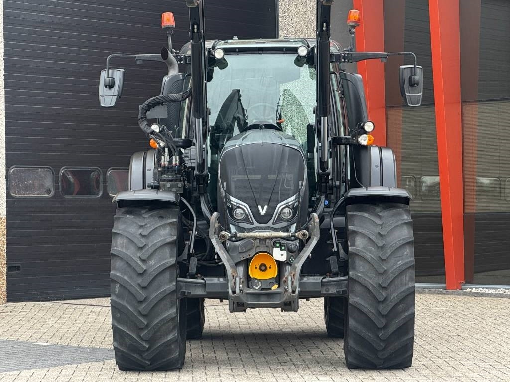 Farm tractor Valtra N174D, Frontlinkage + PTO, Frontloader, 3846 hours: picture 6 Farm tractor Valtra N174D, Frontlinkage + PTO, Frontloader, 3846 hours: picture 6
