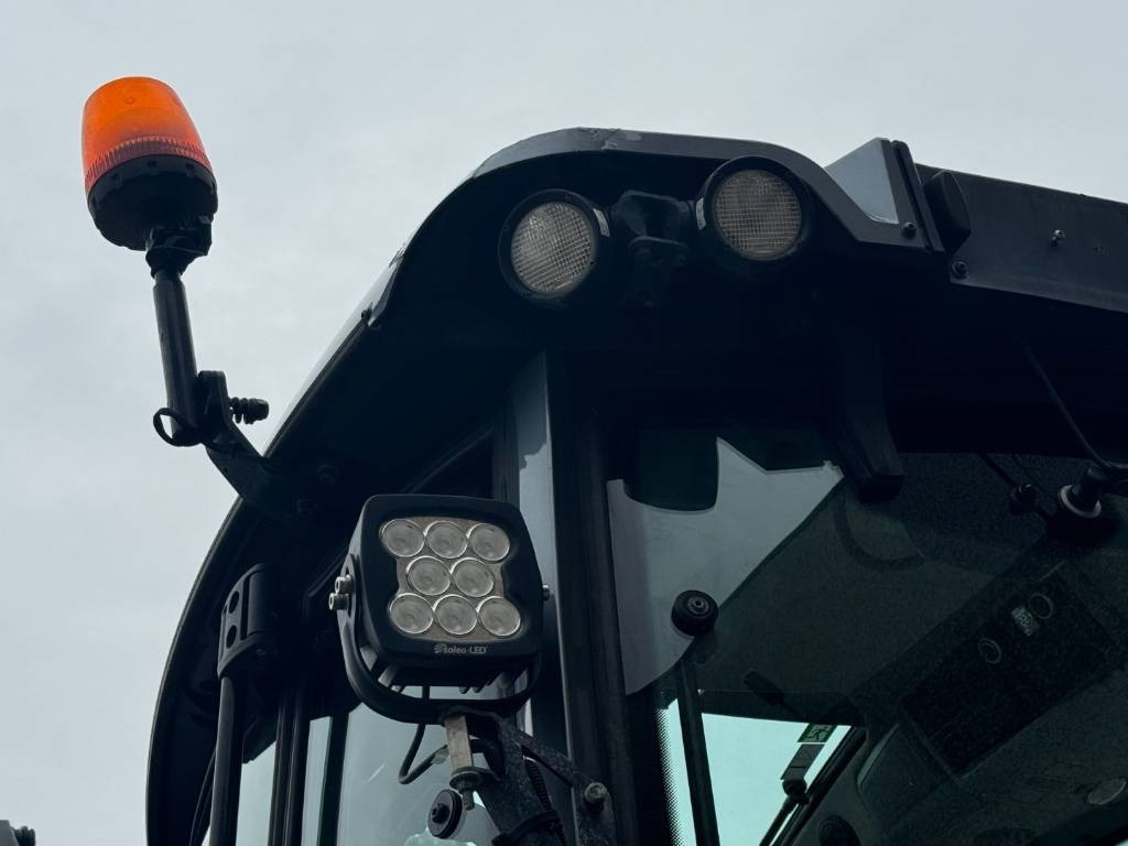 Farm tractor Valtra N174D, Frontlinkage + PTO, Frontloader, 3846 hours: picture 18 Farm tractor Valtra N174D, Frontlinkage + PTO, Frontloader, 3846 hours: picture 18