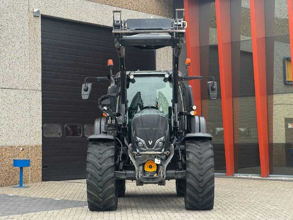 Valtra N174D, Frontlinkage + PTO, Frontloader, 3846 hours  - Farm tractor: picture 5 Valtra N174D, Frontlinkage + PTO, Frontloader, 3846 hours  - Farm tractor: picture 5