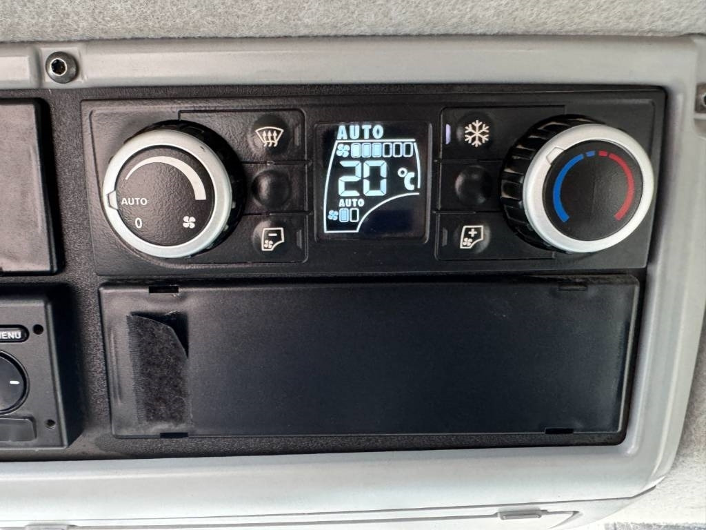 Farm tractor Valtra N174D, Frontlinkage + PTO, Frontloader, 3846 hours: picture 23 Farm tractor Valtra N174D, Frontlinkage + PTO, Frontloader, 3846 hours: picture 23