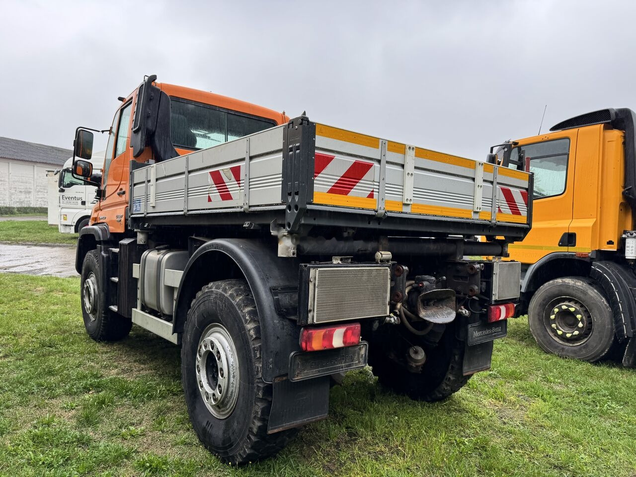 Mercedes-Benz Unimog U527 - Municipal/ Special vehicle: picture 3 Mercedes-Benz Unimog U527 - Municipal/ Special vehicle: picture 3