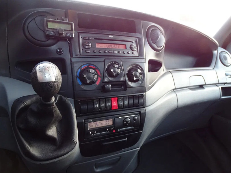 Iveco Daily 35C18 BE TREKKER 3 ZITS EURO 5 12 TON - Tractor unit: picture 4 Iveco Daily 35C18 BE TREKKER 3 ZITS EURO 5 12 TON - Tractor unit: picture 4