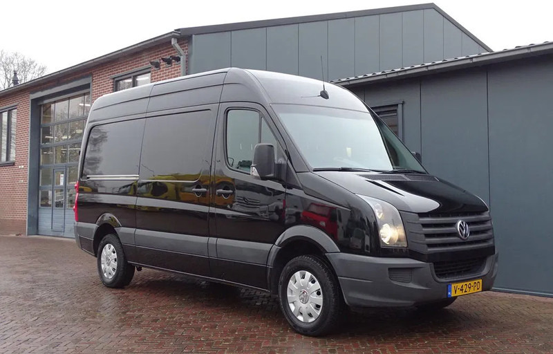 Volkswagen Crafter 2.0TDI 80KW L2H2 AIRCO Navigatie mooie bus - Small van: picture 1 Volkswagen Crafter 2.0TDI 80KW L2H2 AIRCO Navigatie mooie bus - Small van: picture 1
