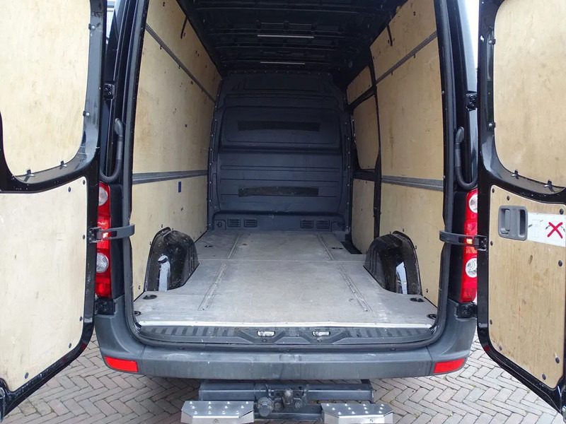 Volkswagen Crafter 2.0TDI 80KW L2H2 AIRCO Navigatie mooie bus - Small van: picture 5 Volkswagen Crafter 2.0TDI 80KW L2H2 AIRCO Navigatie mooie bus - Small van: picture 5