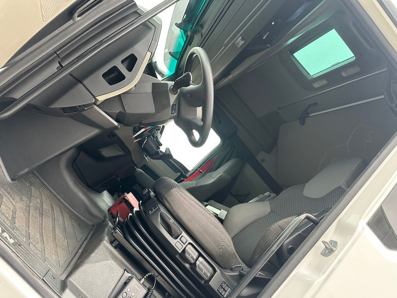 MAN TGX 18.510 - Tractor unit: picture 5 MAN TGX 18.510 - Tractor unit: picture 5