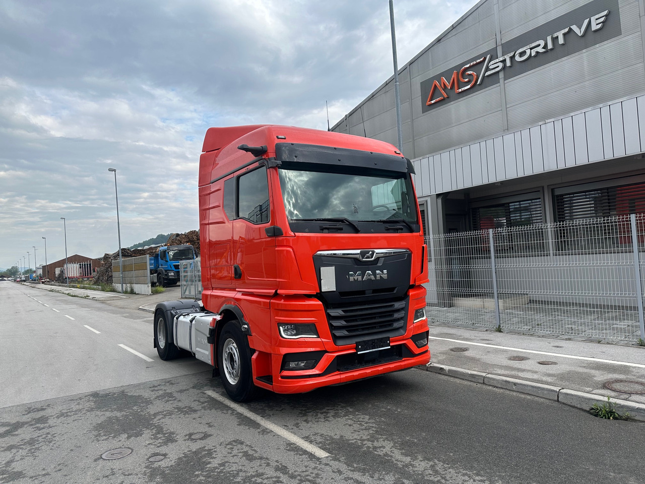 MAN TGX 18.520 4X2 LL Intarder Hydravlika ALU led TV - Tractor unit: picture 1 MAN TGX 18.520 4X2 LL Intarder Hydravlika ALU led TV - Tractor unit: picture 1