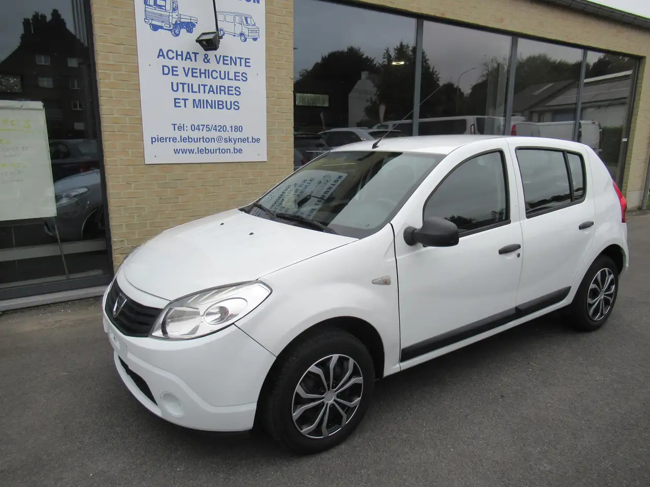 Dacia Sandero Sandero 1.2i Ambiance - Car: picture 1 Dacia Sandero Sandero 1.2i Ambiance - Car: picture 1