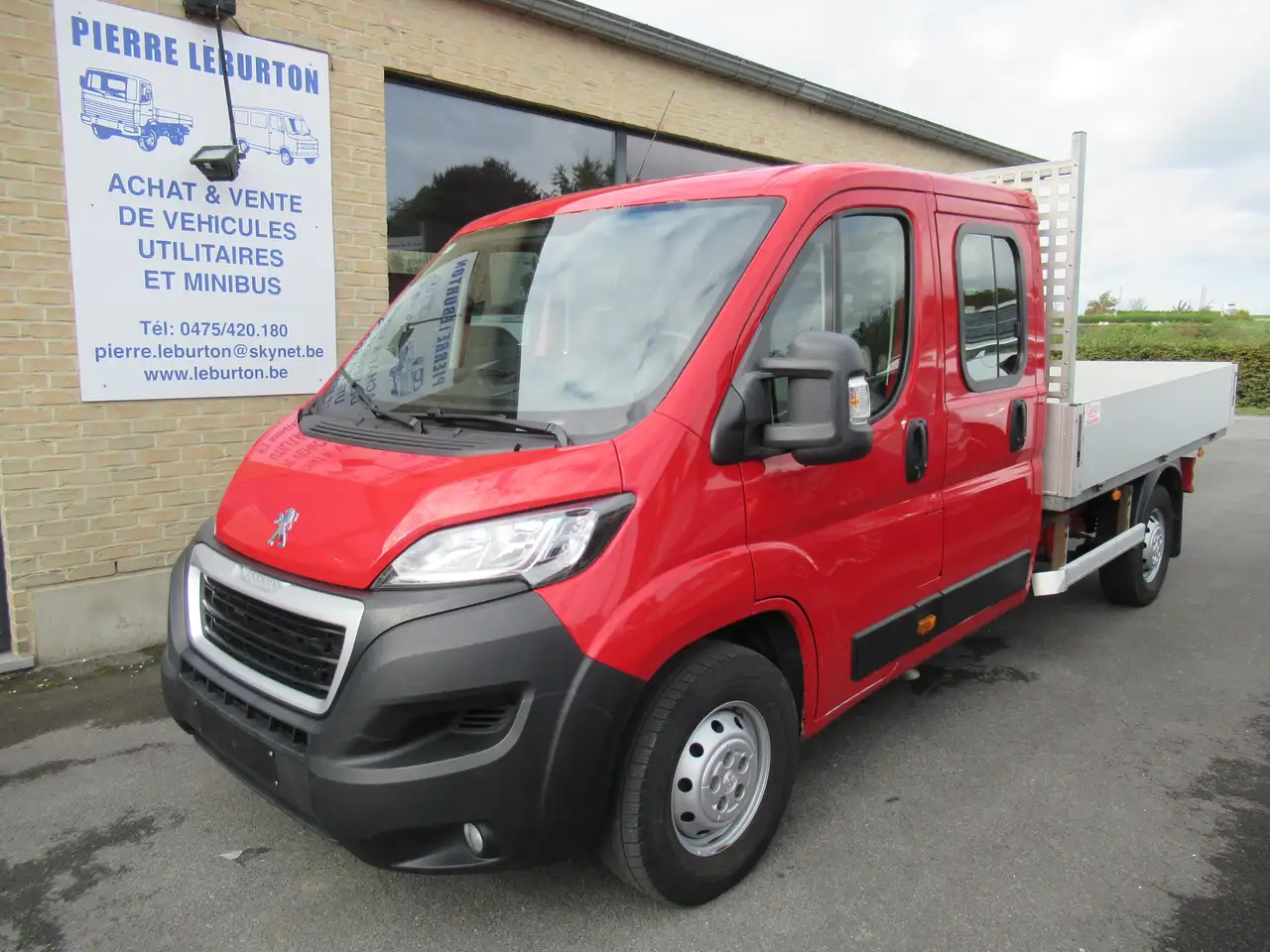 Peugeot Boxer DBLE CAB PLAT 12900€+TVA/BTW - Flatbed van, Combi van: picture 1 Peugeot Boxer DBLE CAB PLAT 12900€+TVA/BTW - Flatbed van, Combi van: picture 1