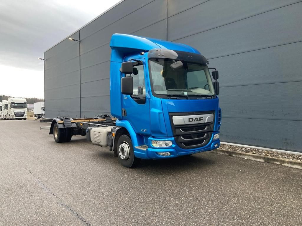DAF LF 210 FA Standheizung / 5.00m Rd / 7.490kg DAF LF 210 FA Standheizung / 5.00m Rd / 7.490kg - Curtainsider truck: picture 3 DAF LF 210 FA Standheizung / 5.00m Rd / 7.490kg DAF LF 210 FA Standheizung / 5.00m Rd / 7.490kg - Curtainsider truck: picture 3