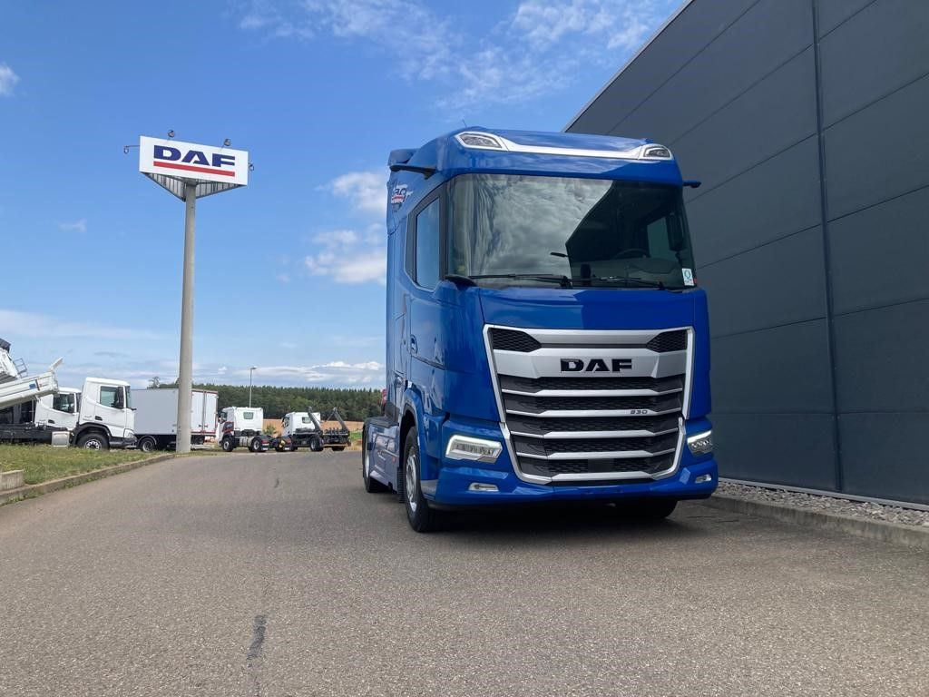 DAF XG 530 FT Alcoa Intarder Standklima Alcoa Kamera - Tractor unit: picture 2 DAF XG 530 FT Alcoa Intarder Standklima Alcoa Kamera - Tractor unit: picture 2