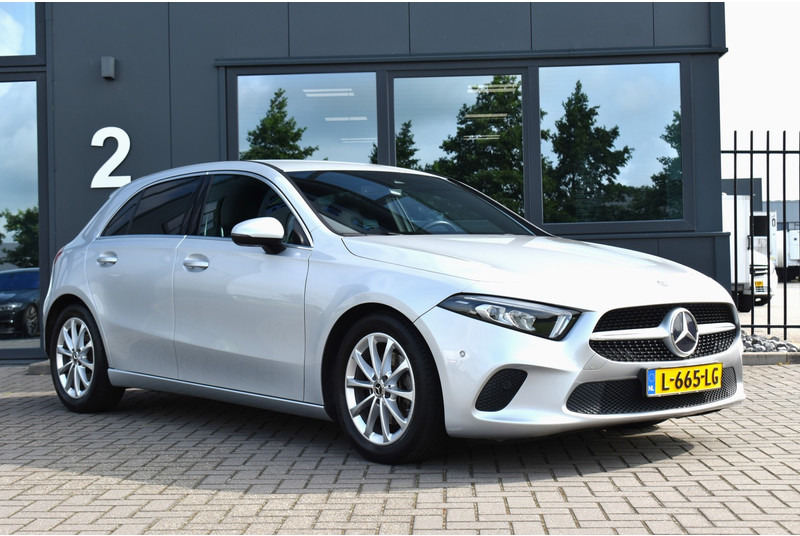 Mercedes-Benz A-Klasse 200 | Business Solution * 163 PK * Camera * LED * MBUX - Hatchback: picture 3 Mercedes-Benz A-Klasse 200 | Business Solution * 163 PK * Camera * LED * MBUX - Hatchback: picture 3