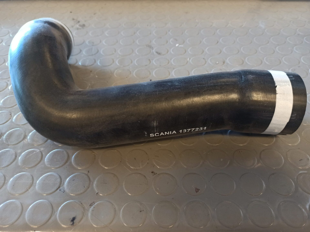 SCANIA COOLANT HOSE 1377231 - Cooling system for Truck: picture 1 SCANIA COOLANT HOSE 1377231 - Cooling system for Truck: picture 1