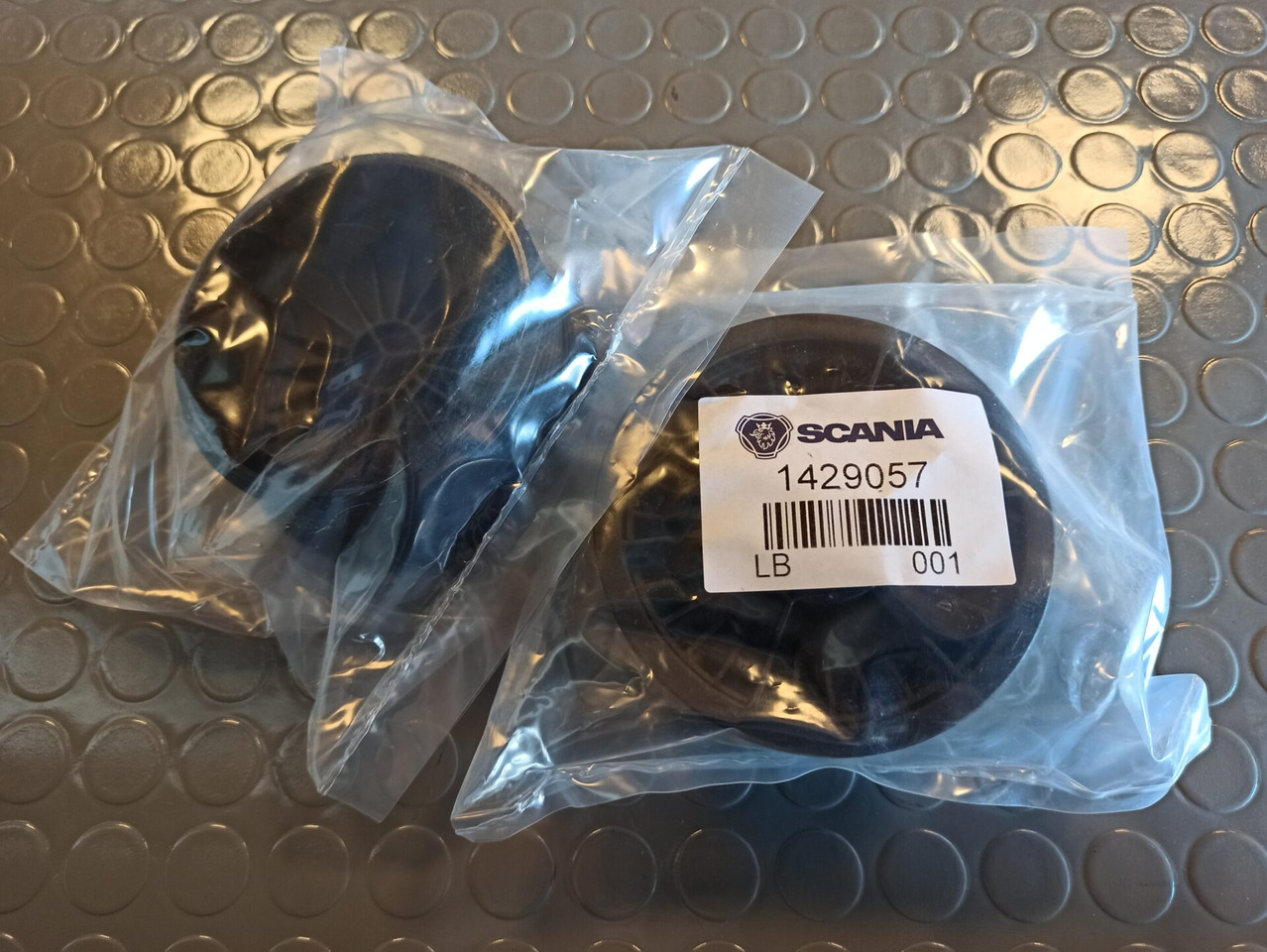 SCANIA FUEL FILTER COVER - 1429057 - Fuel filter for Truck: picture 1 SCANIA FUEL FILTER COVER - 1429057 - Fuel filter for Truck: picture 1