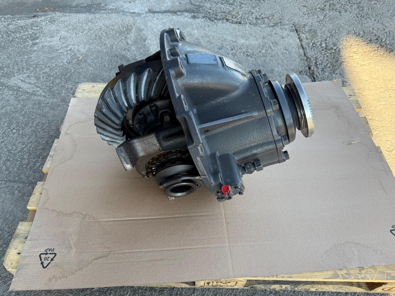 VOLVO Differential Groups 20701332 / 20487379 - Differential gear for Truck: picture 3 VOLVO Differential Groups 20701332 / 20487379 - Differential gear for Truck: picture 3