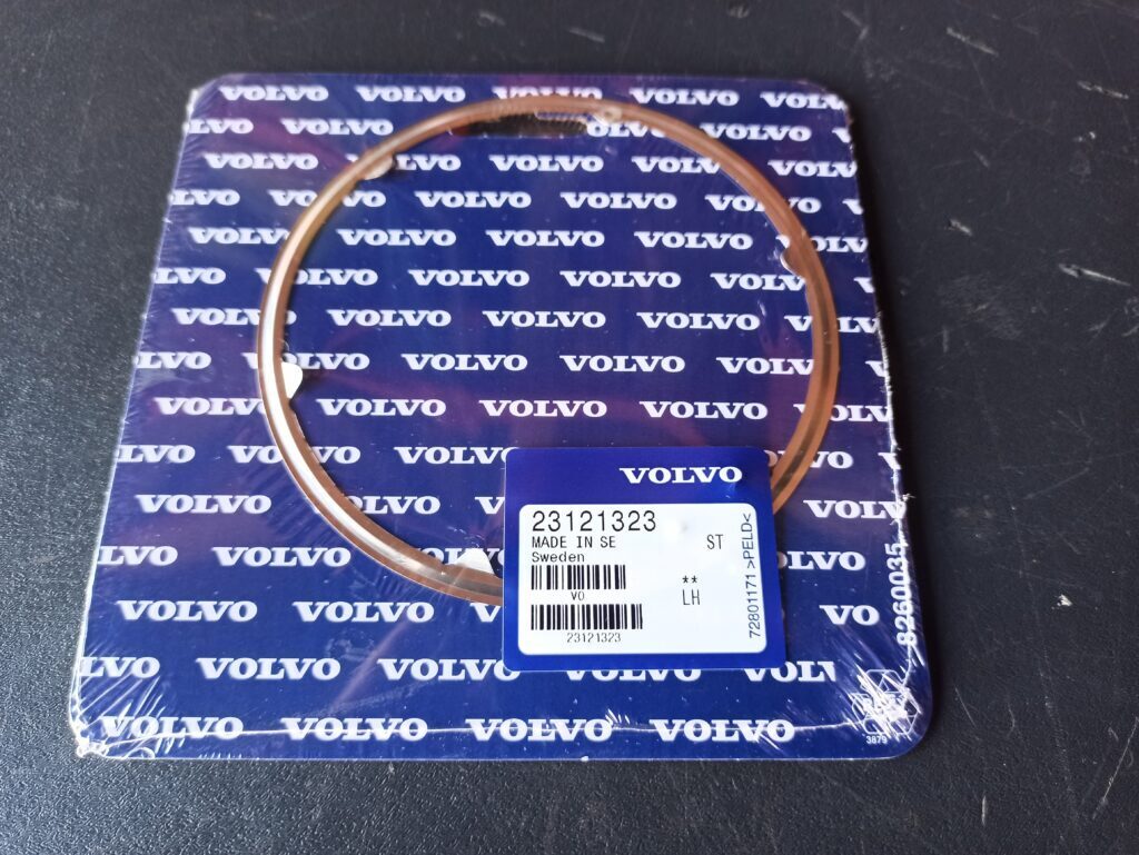 VOLVO EXHAUST PIPE GASKET 23121323 - Exhaust pipe for Truck: picture 1 VOLVO EXHAUST PIPE GASKET 23121323 - Exhaust pipe for Truck: picture 1
