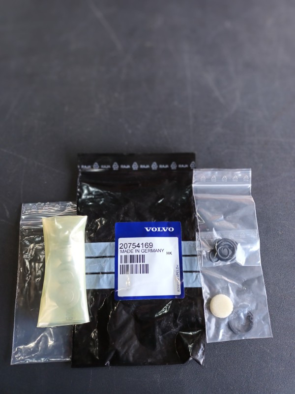 VOLVO REPAIR KIT - 20754169 - Engine overhaul kit for Truck: picture 1 VOLVO REPAIR KIT - 20754169 - Engine overhaul kit for Truck: picture 1