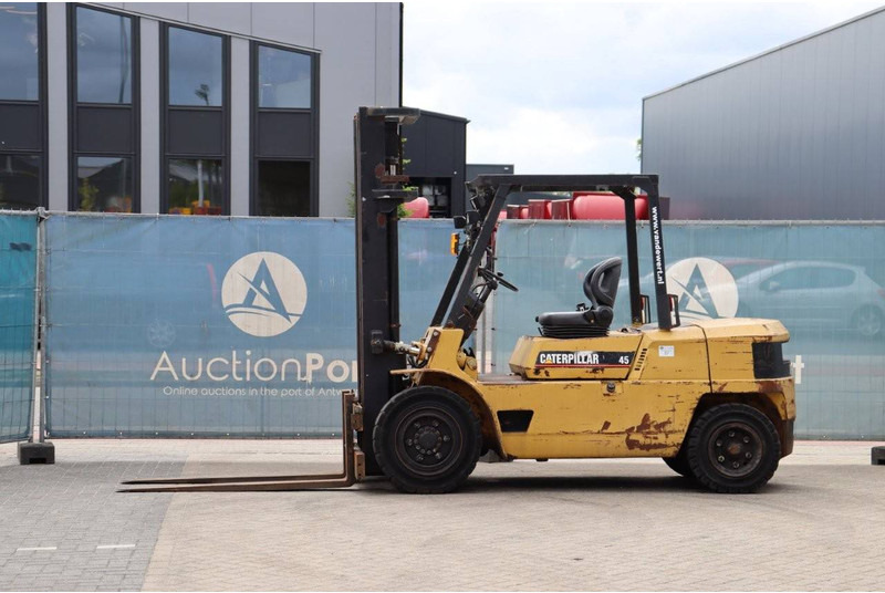 Caterpillar DP45 - Diesel forklift: picture 1 Caterpillar DP45 - Diesel forklift: picture 1