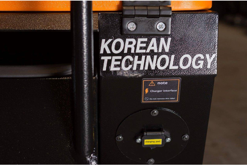 New Road sweeper Daewoo DAS80 Zit: picture 7