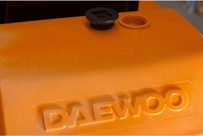 New Road sweeper Daewoo DAS80 Zit: picture 8