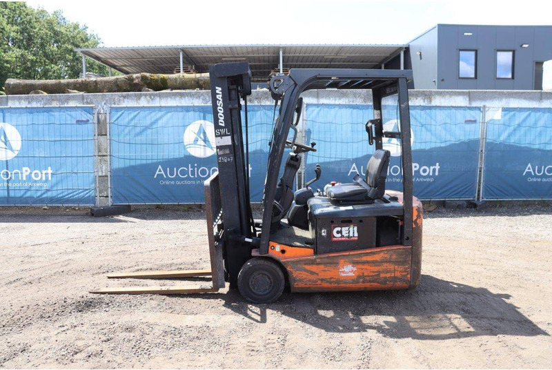 Doosan B15T-5 - Electric forklift: picture 2 Doosan B15T-5 - Electric forklift: picture 2