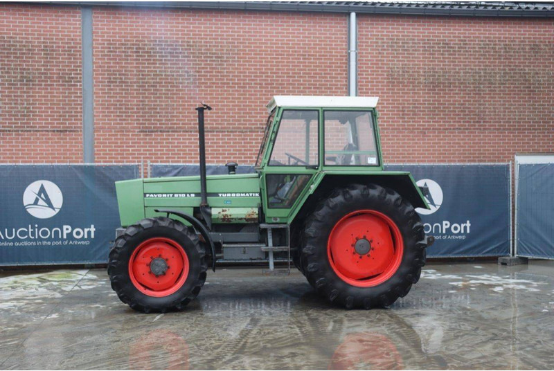 Fendt Favorit 610 LS Turbomatik - Farm tractor: picture 1 Fendt Favorit 610 LS Turbomatik - Farm tractor: picture 1