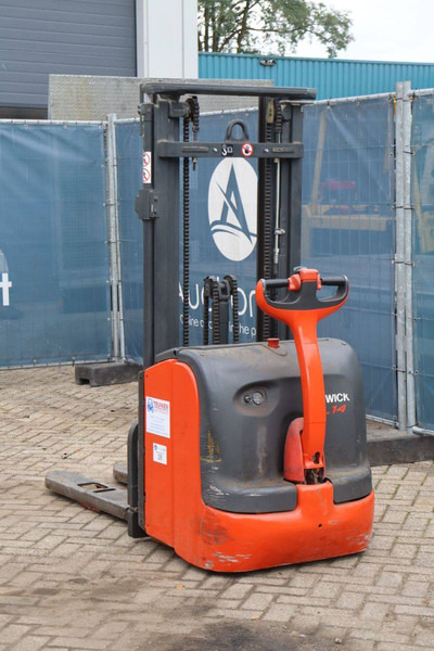 Fenwick L14 AP - Stacker: picture 4 Fenwick L14 AP - Stacker: picture 4