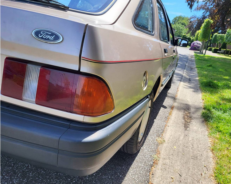 Ford Sierra 1.3 - Sedan: picture 5 Ford Sierra 1.3 - Sedan: picture 5