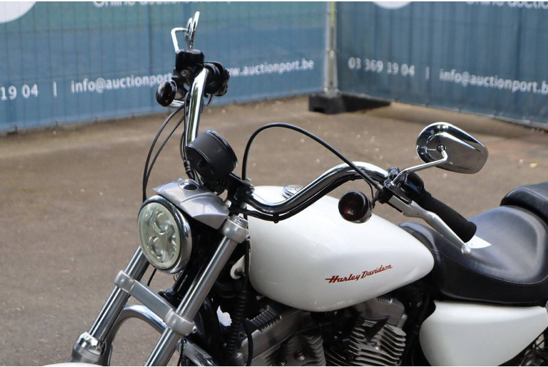 Motorcycle Harley-Davidson Sporster XL883: picture 11