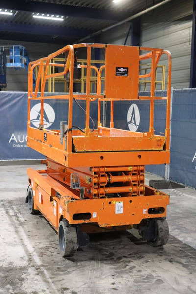 Haulotte Compact 10 - Scissor lift: picture 4 Haulotte Compact 10 - Scissor lift: picture 4