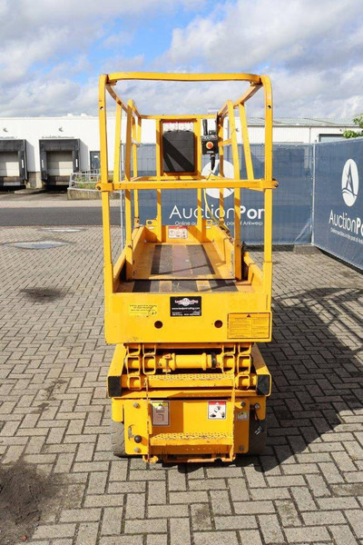 Haulotte Compact 8 - Scissor lift: picture 5 Haulotte Compact 8 - Scissor lift: picture 5