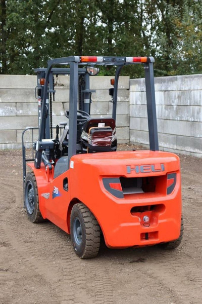 Heli CPCD30 - Diesel forklift: picture 4 Heli CPCD30 - Diesel forklift: picture 4