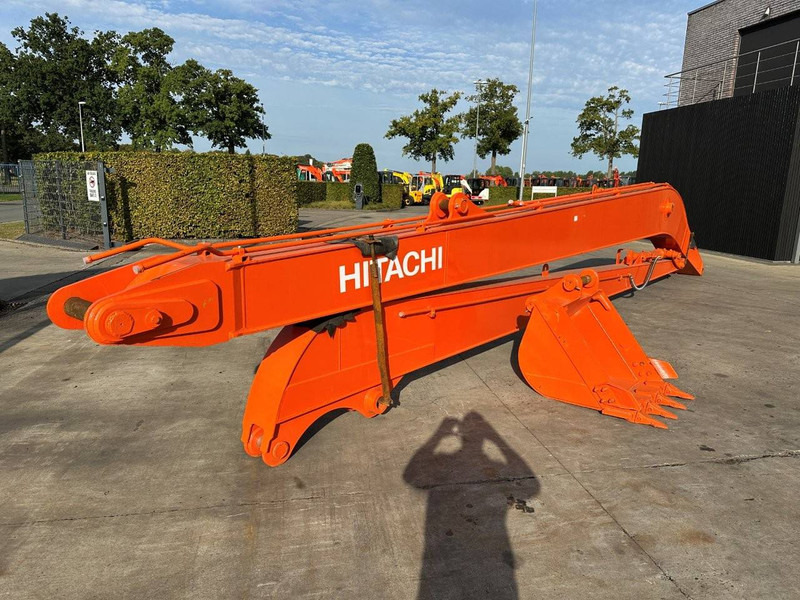 Hitachi Long Reach - Battery: picture 1 Hitachi Long Reach - Battery: picture 1
