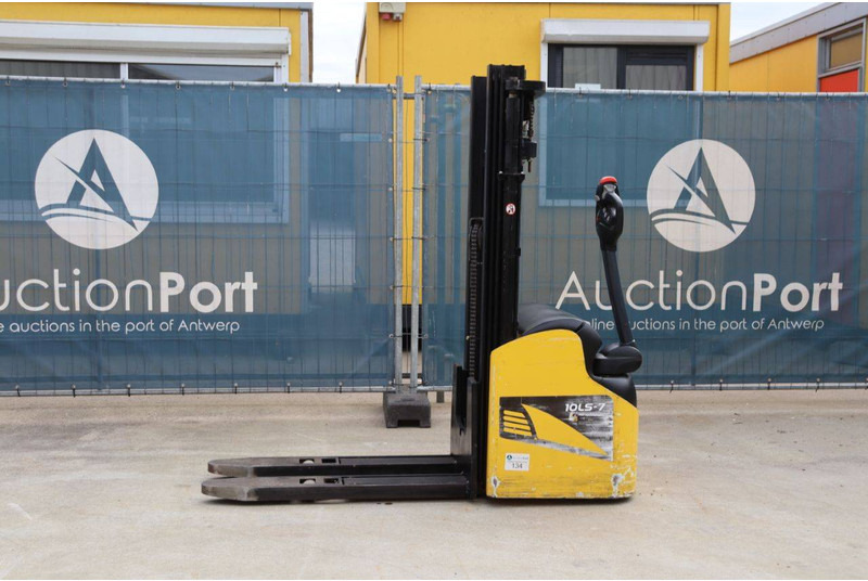 Hyundai 10 LS-7 - Stacker: picture 1 Hyundai 10 LS-7 - Stacker: picture 1