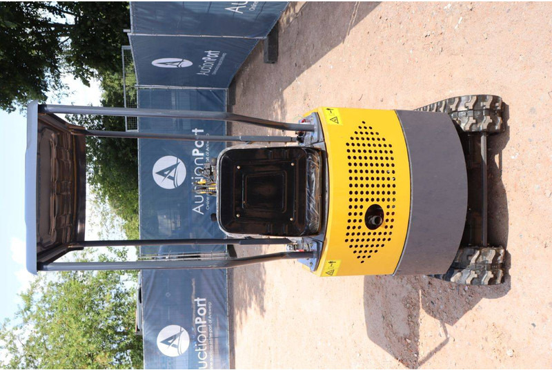 Infront YFE12 - Mini excavator: picture 5 Infront YFE12 - Mini excavator: picture 5