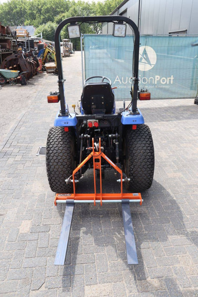 Iseki TM 3240 - Farm tractor: picture 5 Iseki TM 3240 - Farm tractor: picture 5
