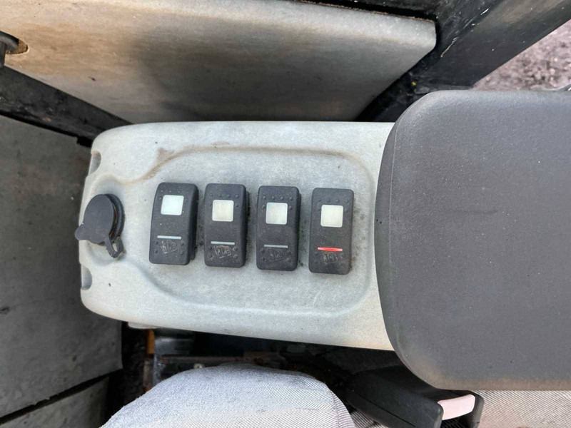 Crawler excavator JCB 803: picture 10