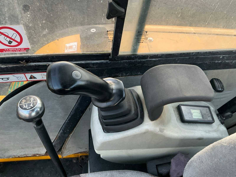 Crawler excavator JCB 803: picture 6