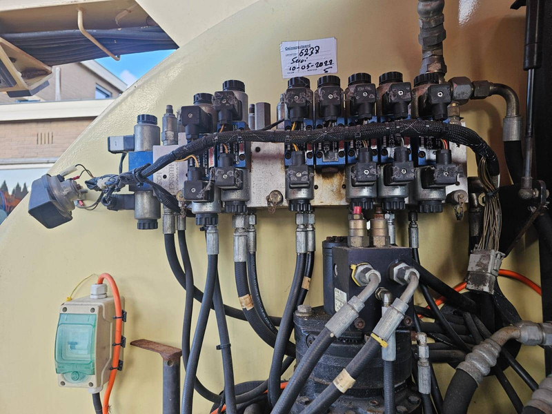 Telescopic boom JLG 460SJ: picture 12