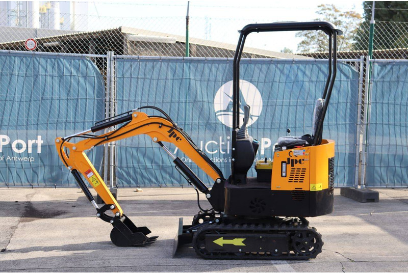 JPC HT12 - Mini excavator: picture 2 JPC HT12 - Mini excavator: picture 2